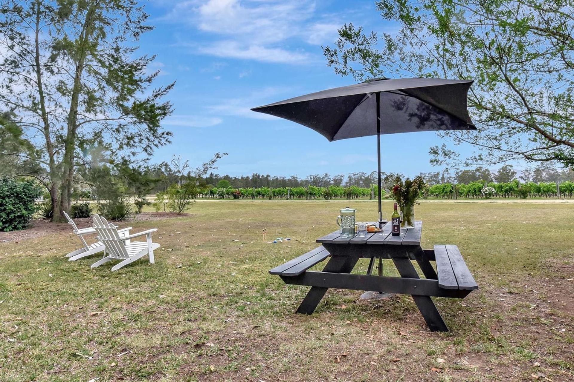 Bracken Ridge Vineyard The Entire Estate Rothbury Экстерьер фото