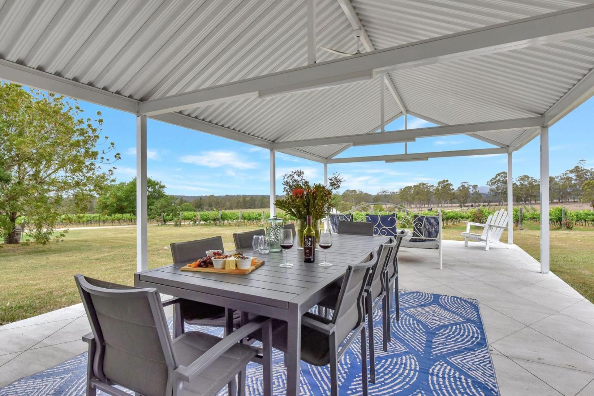 Bracken Ridge Vineyard The Entire Estate Rothbury Экстерьер фото