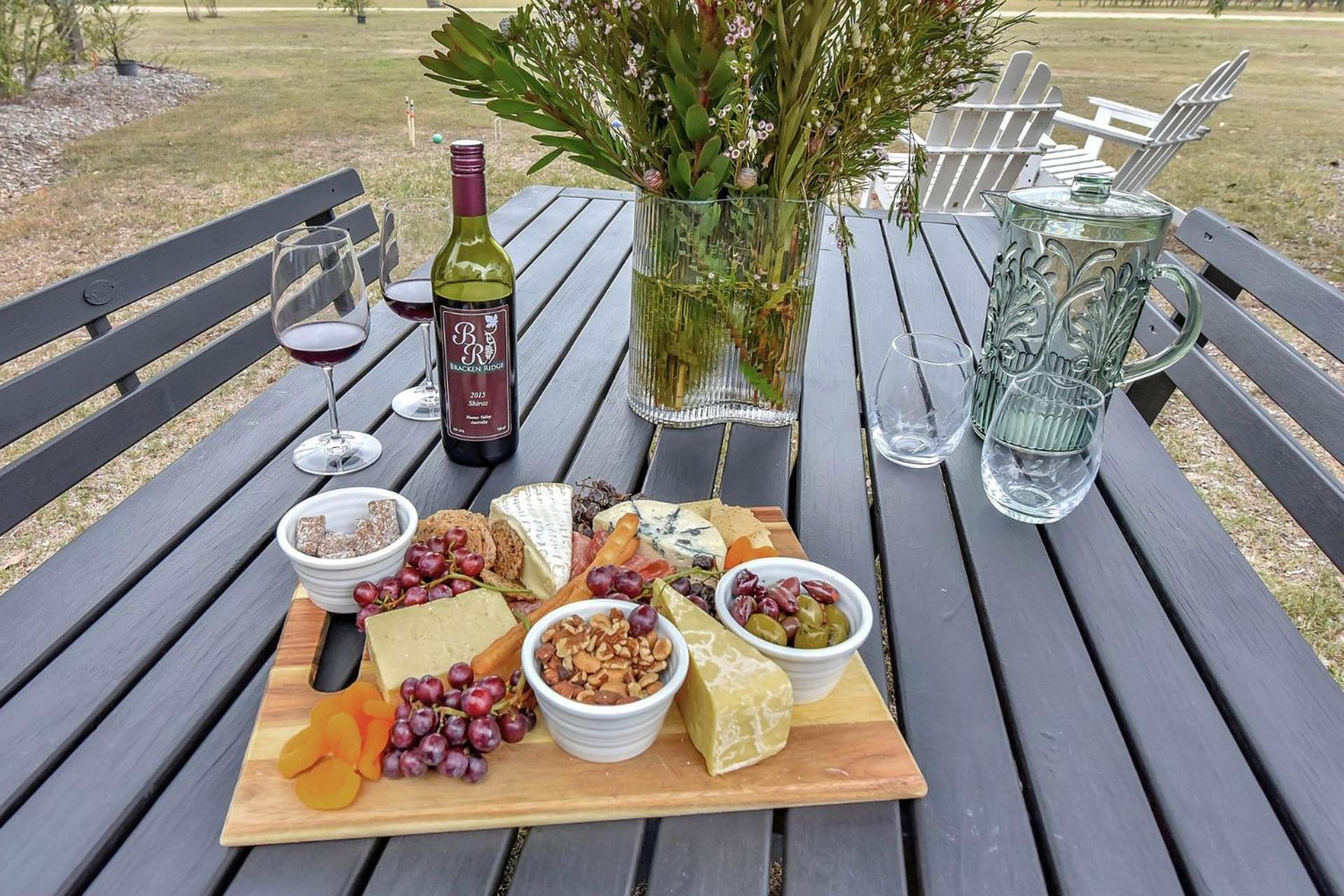 Bracken Ridge Vineyard The Entire Estate Rothbury Экстерьер фото