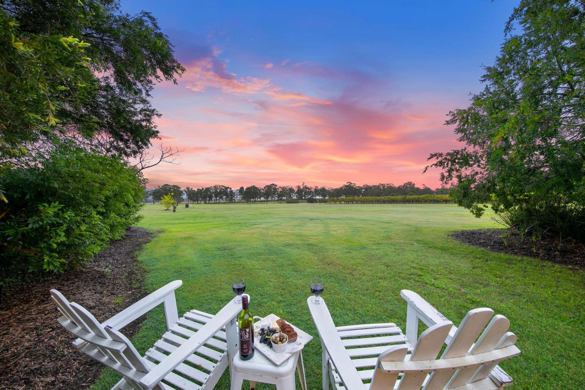 Bracken Ridge Vineyard The Entire Estate Rothbury Экстерьер фото