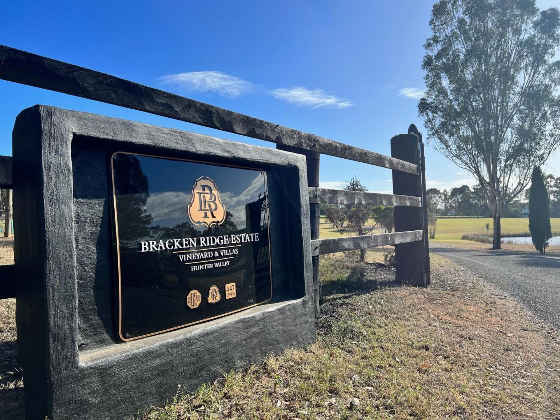 Bracken Ridge Vineyard The Entire Estate Rothbury Экстерьер фото